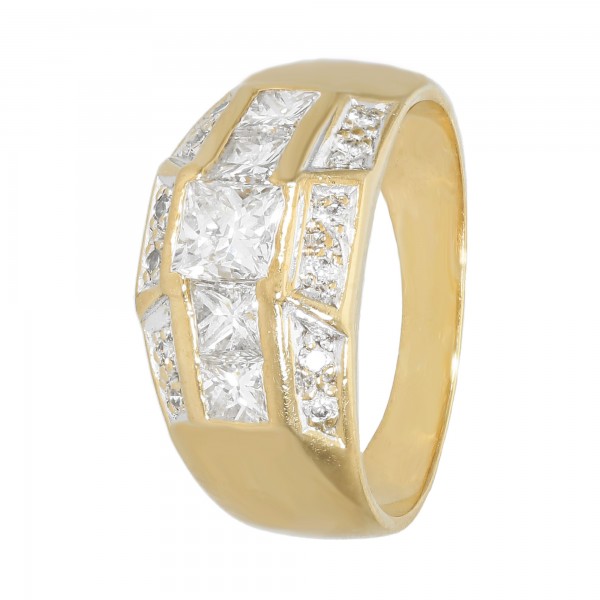 Ring 750 Gelbgold mit Karreé + runden Diamanten